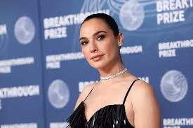 why was gal gadot banned from venice